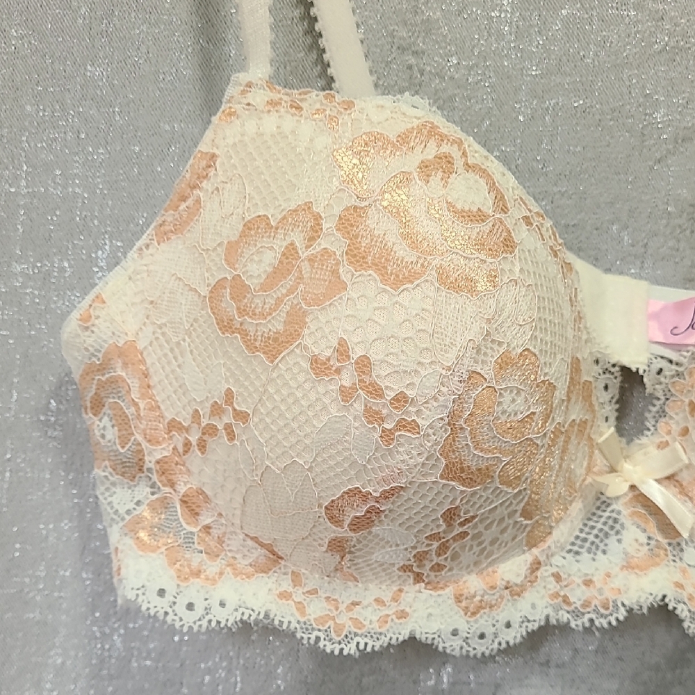 Jezebel Lace Bra 34B Floral cannoli‎ cream with sandpoint - Picture 4 of 14